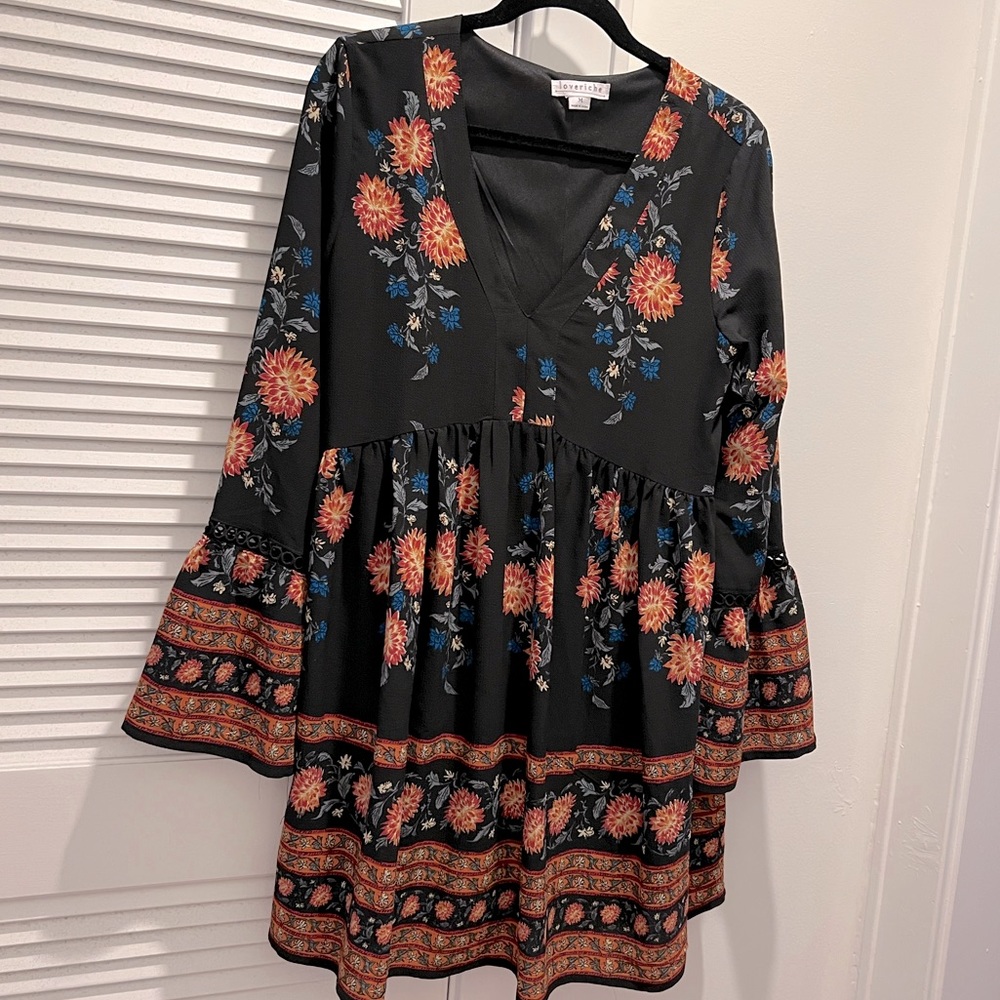 Floral, v-neck dress from Dress Up, size medium.